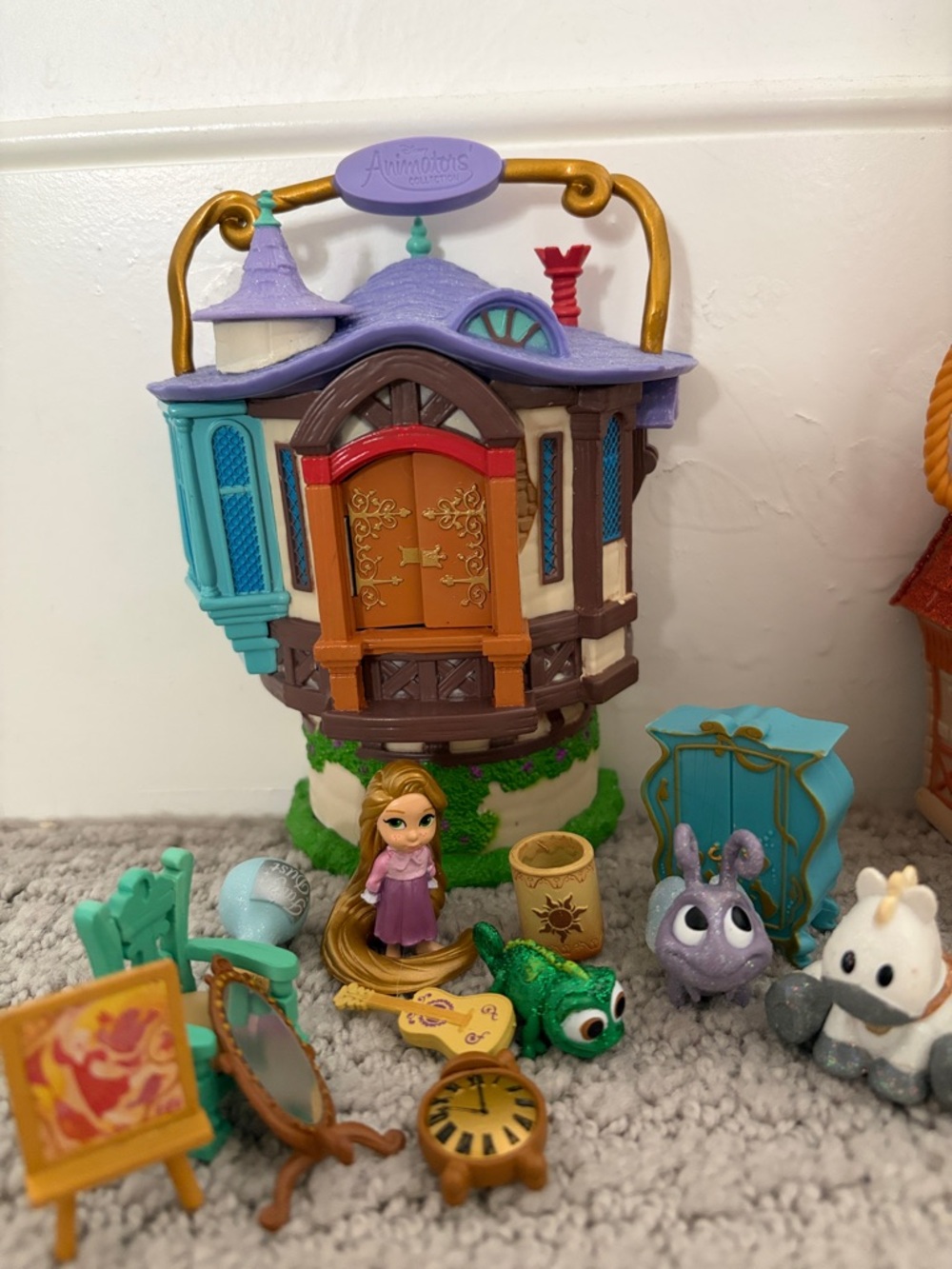Disney Animators Collection Littles- Bell Cottage, Rapunzel Tower, Tinker Bell - Picture 4 of 7
